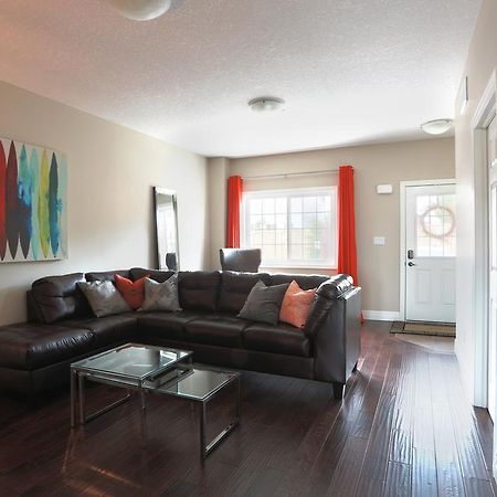 Boardwalk Homes - Executive Guest Rooms & Townhomes Kitchener Δωμάτιο φωτογραφία