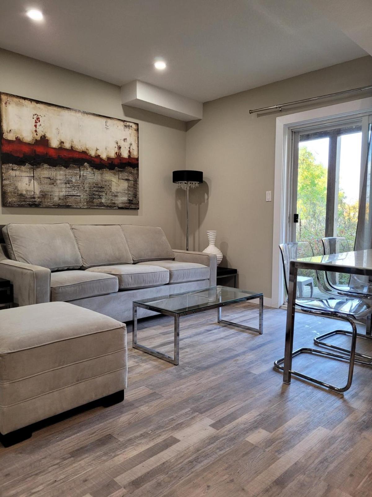 Boardwalk Homes - Executive Guest Rooms & Townhomes Kitchener Εξωτερικό φωτογραφία