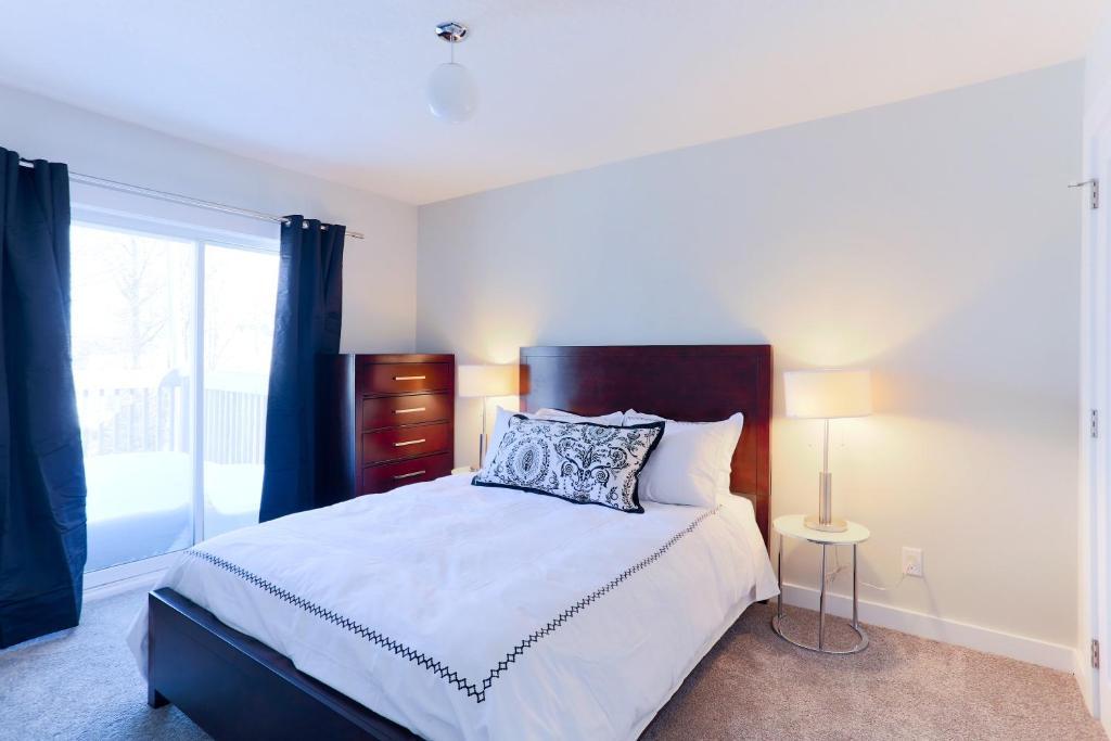 Boardwalk Homes - Executive Guest Rooms & Townhomes Kitchener Εξωτερικό φωτογραφία